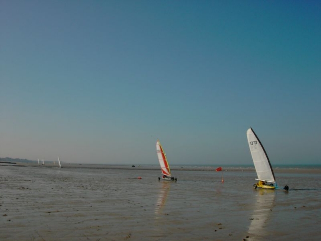  Discovery of sand yachting on the beach 
